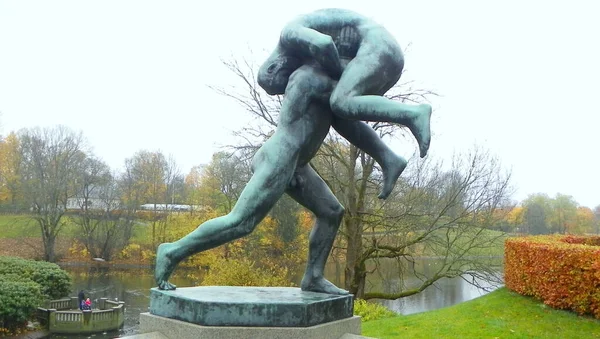 Norway Oslo Vigeland Sculpture Park Bronze Sculpture Two Naked People — стоковое фото