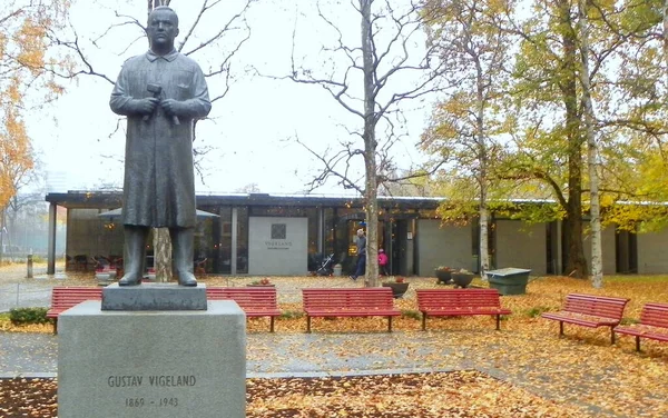 Noorwegen Oslo Vigeland Sculpture Park Gustav Vigeland Standbeeld Bij Ingang — Stockfoto