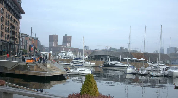 Norge Oslo Aker Brygge Brygga För Båtar Och Yachter — Stockfoto