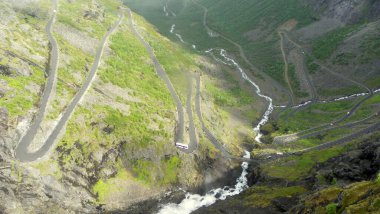 Norveç, Romsdal İlçesi, Trol Bayramı ve Stigfossen Şelalesi