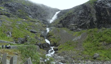 Norveç, Romsdal İlçesi, Trol Bayramı ve Stigfossen Şelalesi