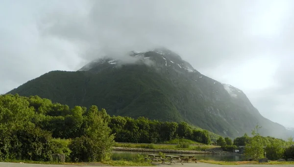 Norwegia Kabupaten Mre Romsdal Sisanya Dekat Danau — Stok Foto