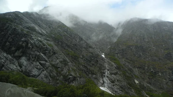 Noruega Más Condado Romsdal Rocas Poderosas Cascadas Naturaleza —  Fotos de Stock