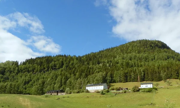 Норвегия More Romsdal County Traditional Norwegian Landscape — стоковое фото