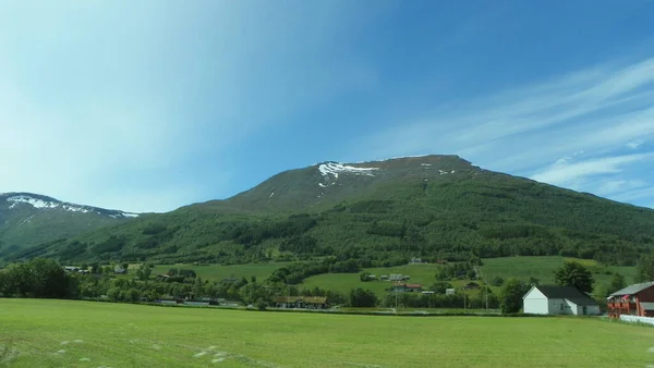 Noruega Mais Romsdal County Montanha Sobre Fiorde — Fotografia de Stock