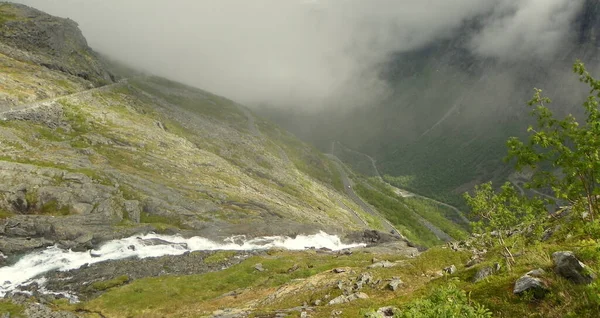 Νορβηγία More Romsdal County Trollstigen Ομίχλη Πάνω Από Βουνά — Φωτογραφία Αρχείου