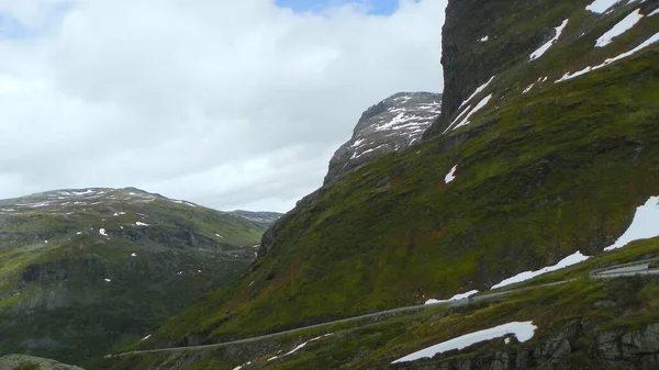 Norwegia Hrabstwo Romsdal Skały Wodospady Mgle — Zdjęcie stockowe