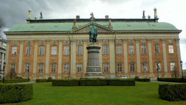 İsveç, Stockholm, İsveç Kraliyet Sarayı, kuzey ucunda Axel Oxenstierna 'nın heykeli var.