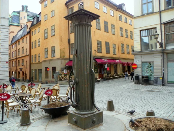 Suécia Estocolmo Coluna Água Vasterlanggatan — Fotografia de Stock