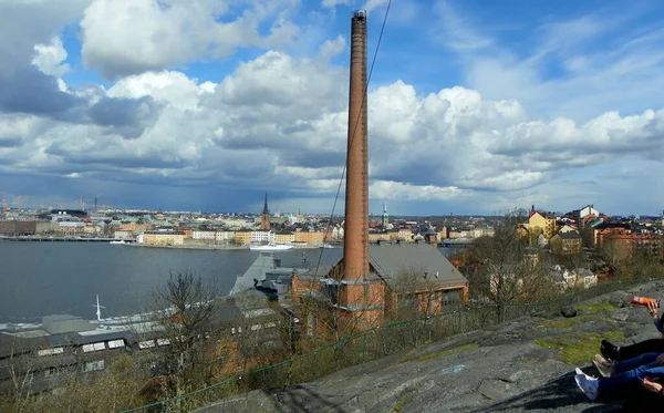 スウェーデン ストックホルム クングショルメンの景色とスキナリヴィクスベルゲットからのパイプ — ストック写真