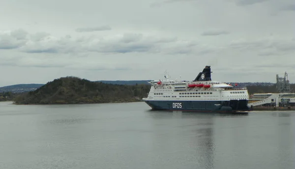 Norsko Oslo Pohled Oslofjord Trajekt Pevnosti Akershus — Stock fotografie