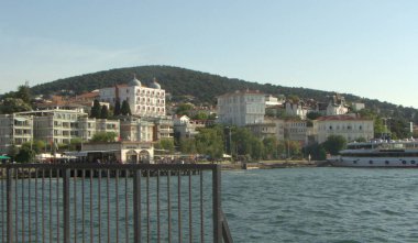 Türkiye, Büyükada adası, feribot iskelesi (Hatlar), feribottan ada manzarası