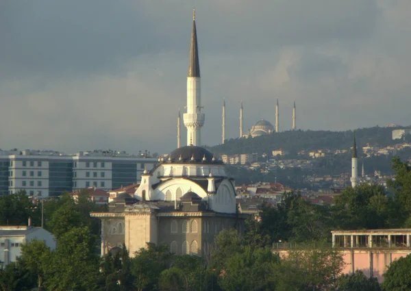 Турция Стамбул Паром Островов Принца Станцию Кабатас Вид Мечеть Хайдарпаса — стоковое фото