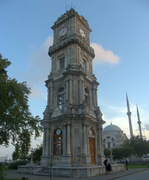 Turcja Stambuł Dolmabahce Wieża Zegarowa Dolmabahce — Zdjęcie stockowe