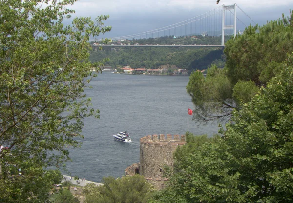 Törökország Isztambul Rumeli Hisari Kastély Kilátás Fatih Sultan Mehmet Hídra — Stock Fotó