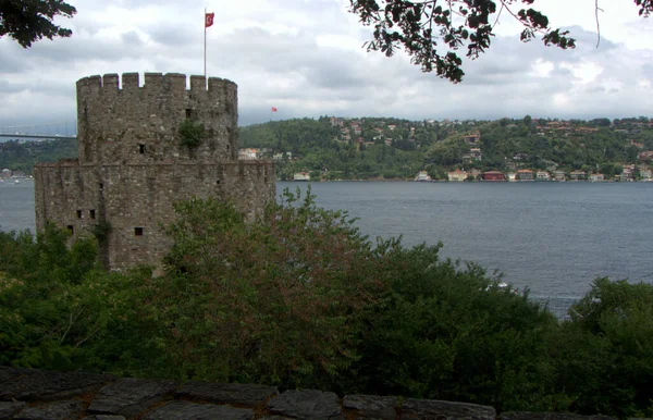 Törökország Isztambul Rumeli Hisari Kastély Kilátás Halil Pasha Toronyra — Stock Fotó