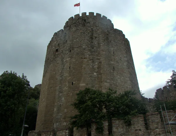 Turquía Estambul Yahya Kemal Vista Del Castillo Rumeli Hisari Torre —  Fotos de Stock