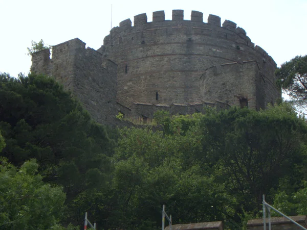 Turcja Stambuł Yahya Kemal Widok Zamek Rumeli Hisari — Zdjęcie stockowe