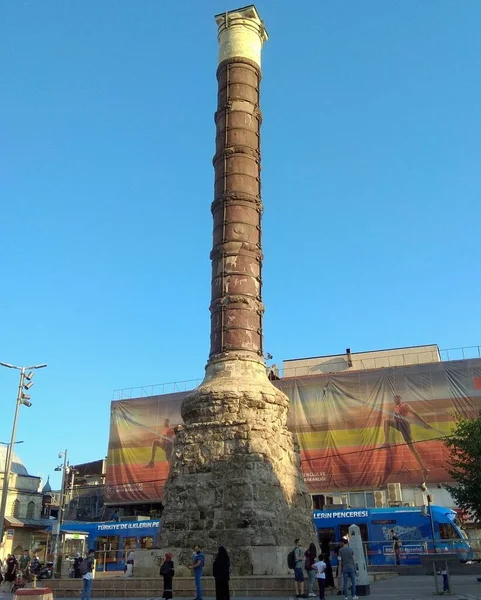 Turquía Estambul Mollafenari Vezirhan Cad Columna Constantino Emberlita Stunu — Foto de Stock