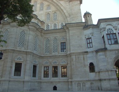 Türkiye, İstanbul, Fatih, Nuruosmaniye Camii, caminin avlusu