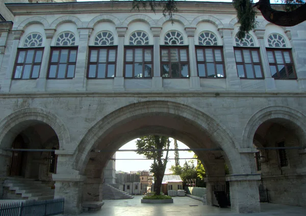 Turquía Estambul Fátima Mezquita Nuruosmaniye Patio Mezquita —  Fotos de Stock