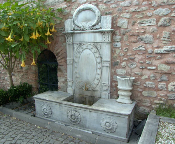 Turkey Istanbul Fatih Ahmet Tevfik Pasha Tomb Sultan Mahmut Fountain — 스톡 사진