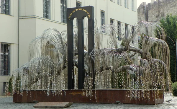 Ungheria Budapest Sinagoga Dohany Street Salice Piangente Nel Cortile Memoriale — Foto Stock