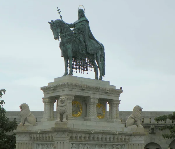 Macaristan Budapeşte Balıkçılık Bastion Sürücünün Anıt Aziz Stephan — Stok fotoğraf