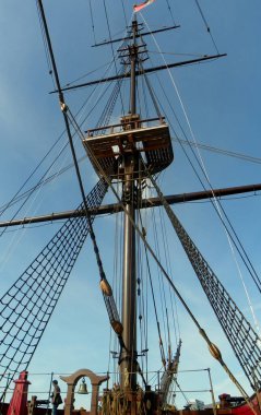 Netherlands, Amsterdam, Kattenburgerplein 1, National Maritime Museum (Het Scheepvaartmuseum), 1990 ship replica of the Amsterdam, mast