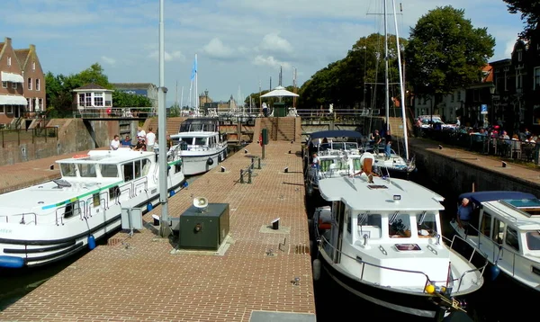 Países Bajos Muiden Sluisstraat Vista Del Muelle Para Barcos —  Fotos de Stock