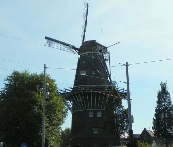 オランダ アムステルダム Funenkade Gooyer 風車の眺め — ストック写真