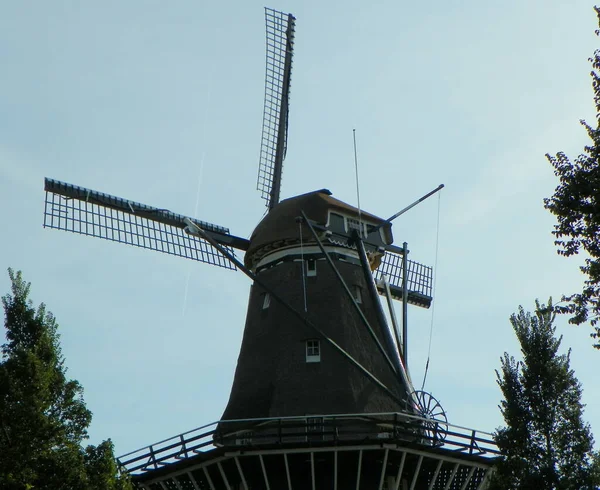 オランダ アムステルダム Funenkade Gooyer 風車のトップ — ストック写真