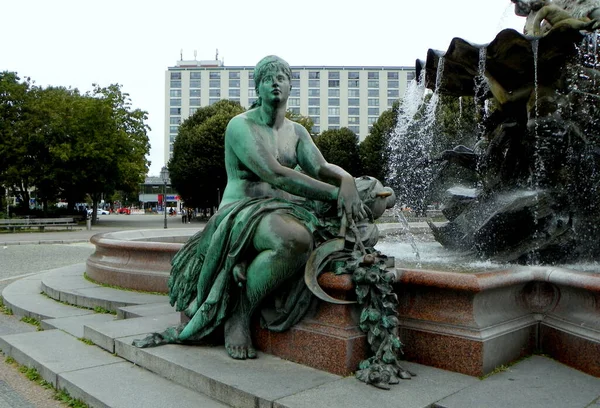 Alemania Berlín Rathausstrasse Neptune Fountain Neptunbrunnen Elementos Fuente —  Fotos de Stock