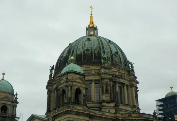 Karl Liebknecht Str 柏林大教堂 柏林多姆 大教堂的主要圆顶 — 图库照片