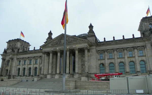Γερμανία Βερολίνο Platz Der Republik Κτίριο Reichstag Reichstagsgebaude Πρόσοψη Του — Φωτογραφία Αρχείου