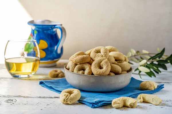 Sweet Italian Cookies Taralli Made White Wine Sugar Olive Oil — стоковое фото