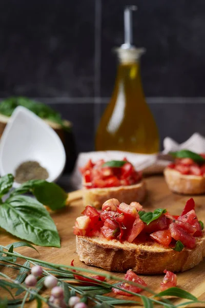 Bruschetta Toasted Bread Chopped Fresh Tomato Olive Oil Flavored Garlic — Stock Photo, Image