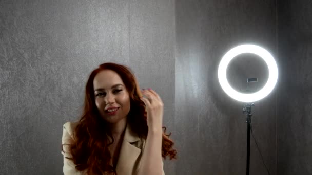 Beautiful Redhead Girl Speaks Camera — Stock videók