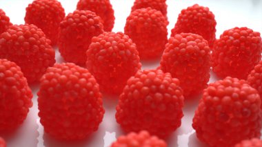 Masada kırmızı böğürtlen