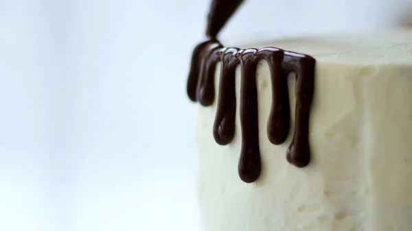 Λευκό Στρογγυλό Κέικ Κρέμα Γάλακτος — Φωτογραφία Αρχείου