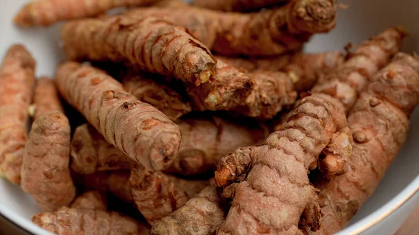 Bir tabak dolusu zencefil.