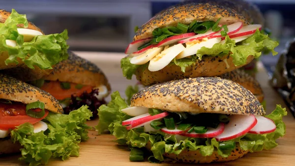 Hamburguesa Verduras Con Rábano Ensalada Pan — Foto de Stock