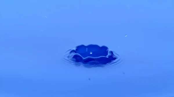 Капля Воды Падает Поверхность — стоковое фото
