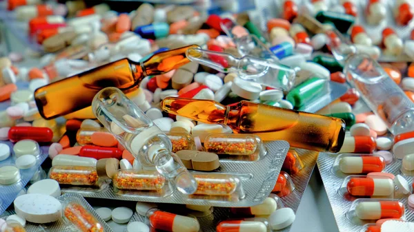 Φαρμακευτικά Σκευάσματαφύσιγγες Φαρμάκων Καψάκια Δισκία Εικόνα Αρχείου