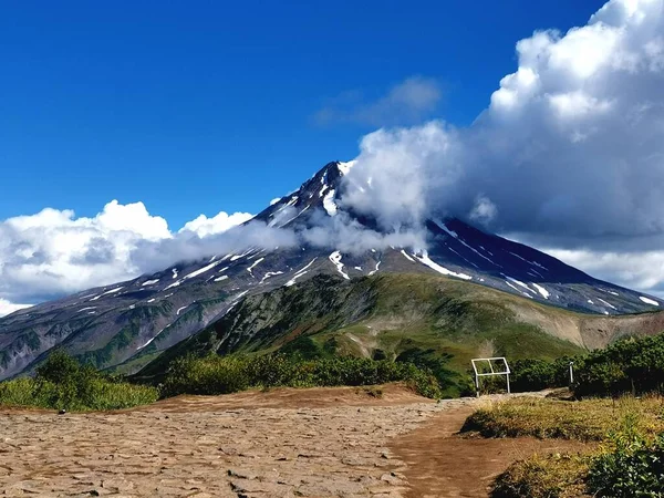 Kirándulás Vulkánok Kamcsatka Félszigeten — Stock Fotó