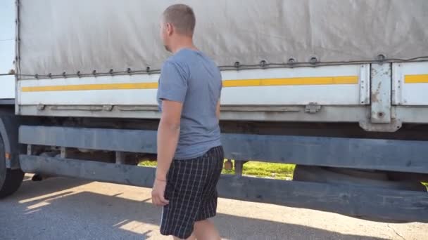 Driver Walks Road His Parked Truck Man Opens Car Door — стоковое видео
