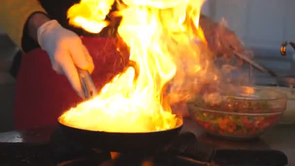 Detail View Flaming Skillets Hand Professional Chef Male Cook Mixing — Stock videók