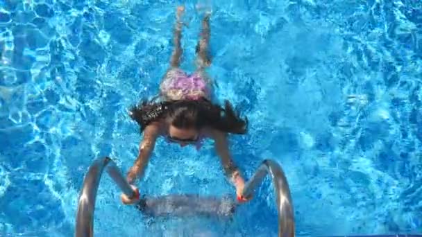 Attractive Woman Pink Bikini Getting Out Pool Young Sexy Girl — Wideo stockowe