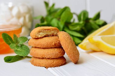 Tahtada incir olan jambon.