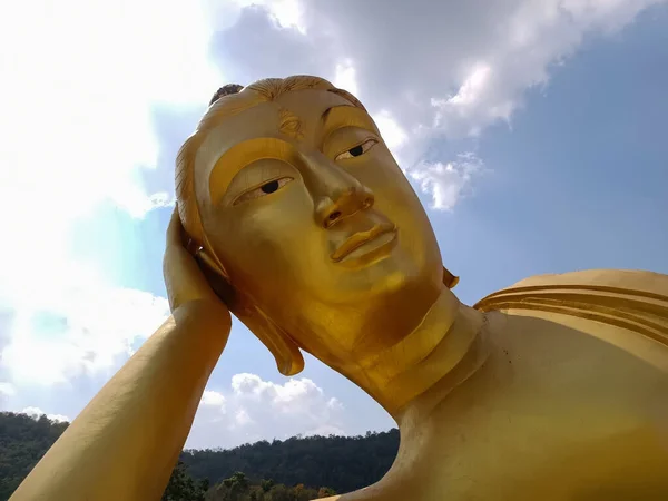Großaufnahme Goldene Buddha Statue Wat Khao Sung Chaem Kanchanaburi Thailand — Stockfoto